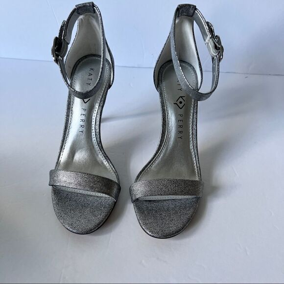 Katy Perry Women's The Melly Silver Ankle Strap Heeled Sandal Size 6 1/2 - Picture 4 of 9